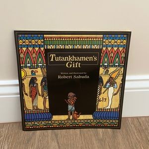 🧡 “Tutankhamen’s Gift” by Robert Sabuda